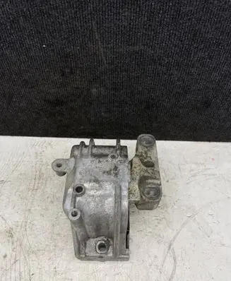 Volkswagen Caddy Engine mount bracket 1K0199262