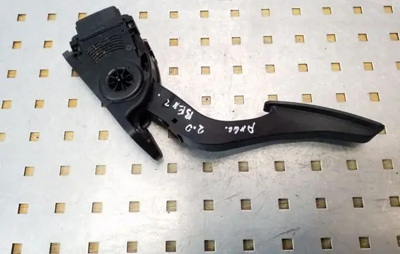 Suzuki Grand Vitara II Accelerator throttle pedal 6PV00907400 I590065J00