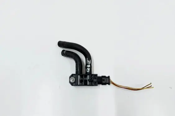 Audi Q3 F3 Exhaust gas pressure sensor 04L906051M