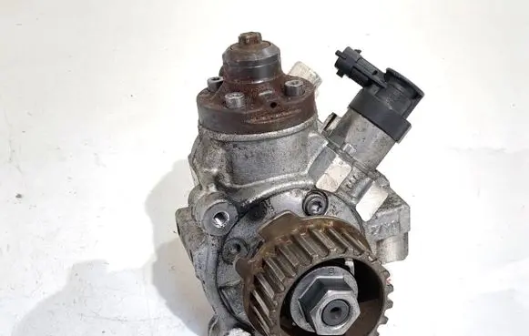 Ford Mondeo MK V Fuel injection high pressure pump 9811347280