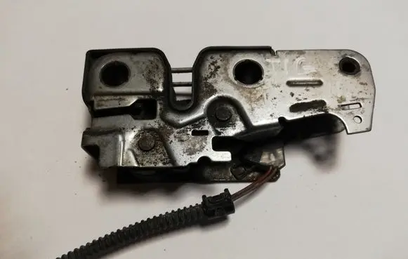 Volkswagen Tiguan Engine bonnet/hood lock/catch