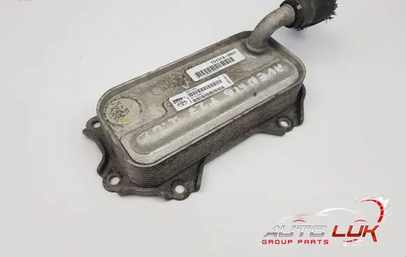 Toyota Avensis T270 Engine oil radiator 15710-0R011