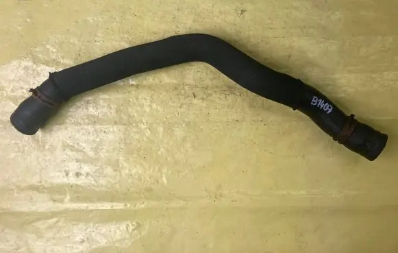 Mercedes-Benz B W245 Engine coolant pipe/hose A1695011382