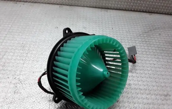 Chevrolet Cruze Heater fan/blower 5242713301