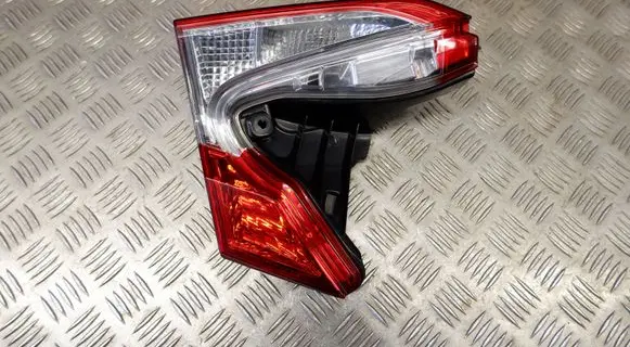 Tailgate rear/tail lights