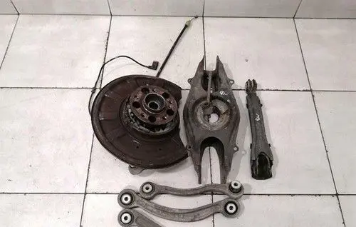 Mercedes-Benz C W204 Rear wheel bearing hub A2123502108