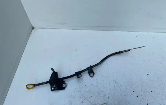 Toyota Avensis T250 Oil level dip stick 