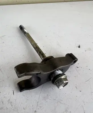 Toyota Hilux (AN10, AN20, AN30) Fuel Injector clamp holder