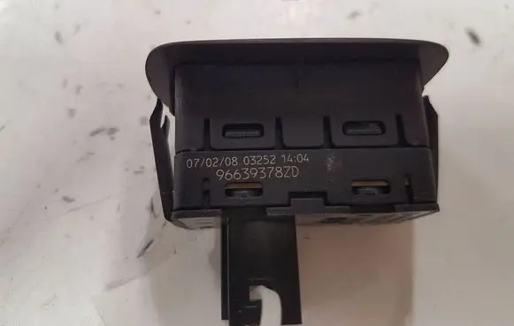Citroen C4 I Picasso Electric window control switch 96639378ZD
