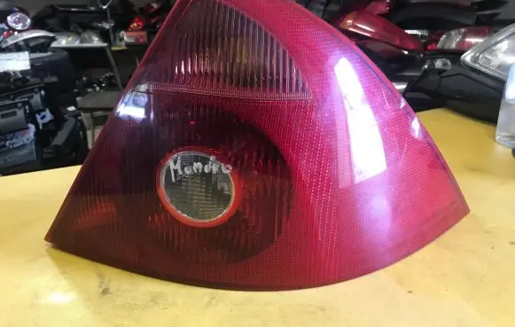 Ford Mondeo Mk III Rear/tail lights