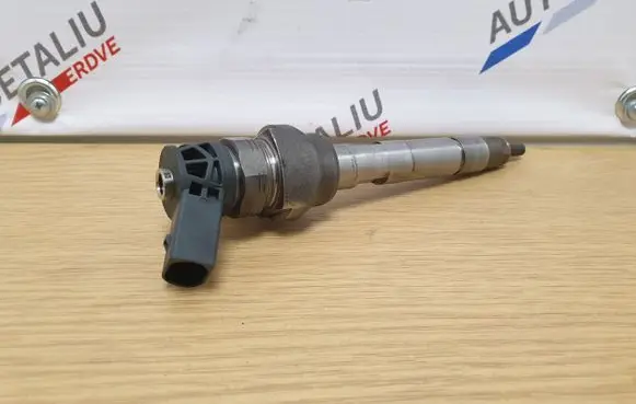 BMW X3 F25 Fuel injector 8514148 0445110712