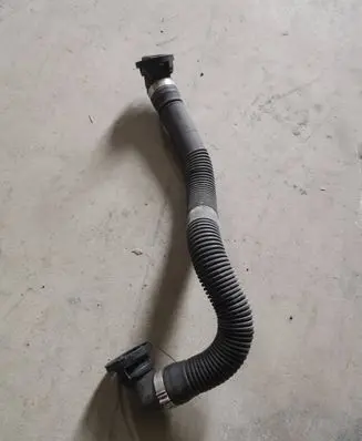 Audi A6 S6 C6 4F Breather hose/pipe 4F0133889G