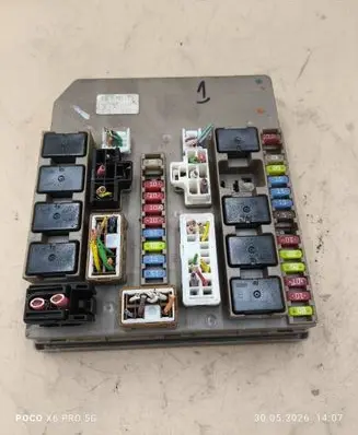 Renault Clio III Fuse module 674660A