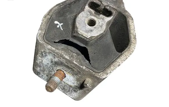 Audi A6 S6 C4 4A Gearbox mount 4A0399151D