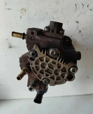 Ford Focus C-MAX Fuel injection high pressure pump 0445010102