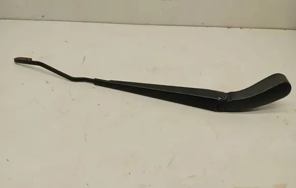 Volvo S60 Front wiper blade arm 8624243