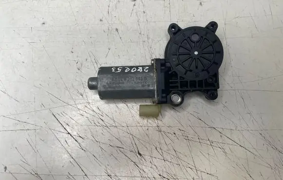 BMW X5 E53 Front door window regulator motor 8362063