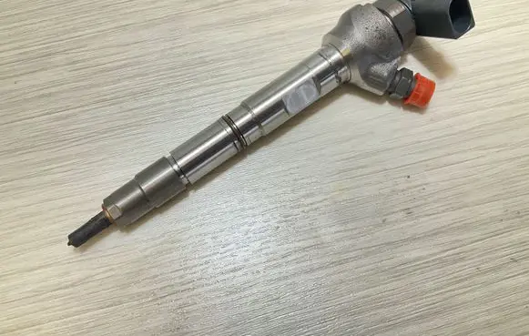 Audi Q3 8U Fuel injector 04L130277AE 0445110471