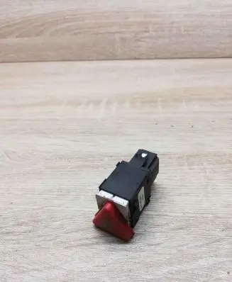Skoda Fabia Mk1 (6Y) Hazard light switch 6y0953235