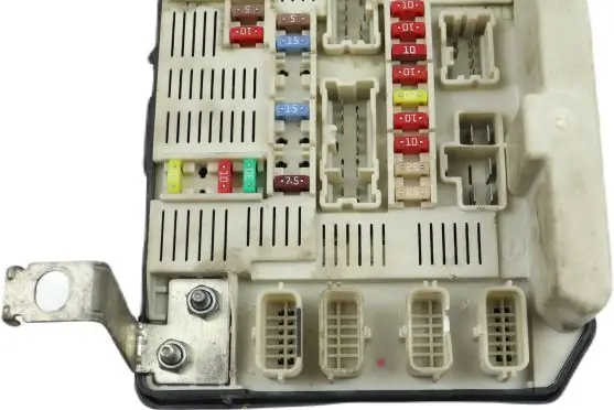 Renault Megane II Fuse module 8200481866J