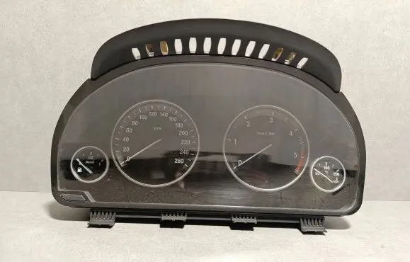 BMW 5 F10 F11 Speedometer (instrument cluster) 25811511 3000079146 9249344