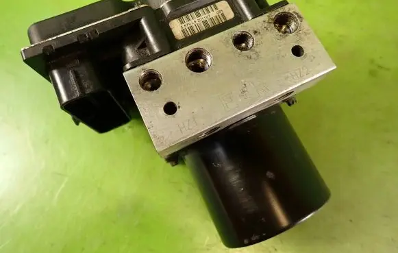 Skoda Roomster (5J) ABS Pump
