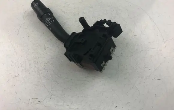 Toyota Avensis T250 Indicator stalk