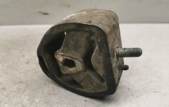 Audi A4 S4 B5 8D Gearbox mount 8D0399151H