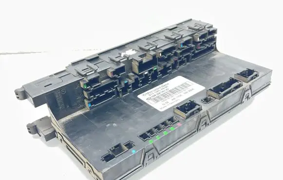 Mercedes-Benz E W211 Fuse module 2115454901 5DK00804725