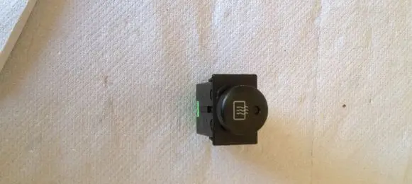 Suzuki Liana Windscreen/window heater switch