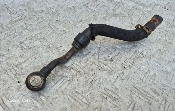 Engine coolant pipe/hose