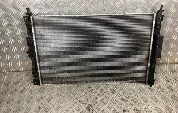 Citroen C4 II Picasso Coolant radiator P9675747980
