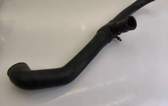 Audi A8 S8 D2 4D Coolant pipe/hose 4D0121101D