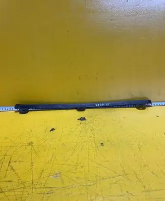 Peugeot 308 Door glass rail 