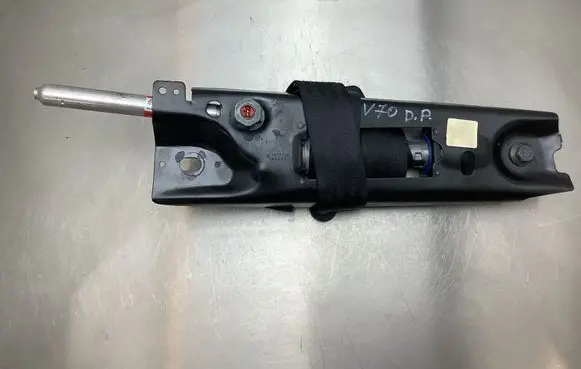 Volvo V70 Front seatbelt 6041213RHC 090202