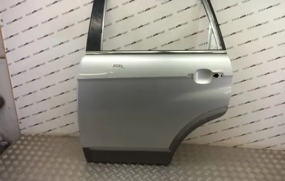 Chevrolet Captiva Rear door