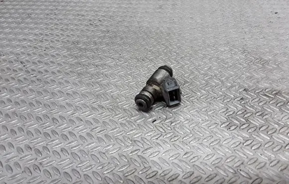 Renault Laguna I Fuel injector