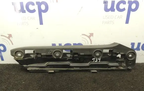 Volkswagen Touran I Front bumper mounting bracket 1TJ807935 D134