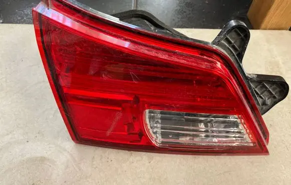 Subaru Legacy Tailgate rear/tail lights 13220072