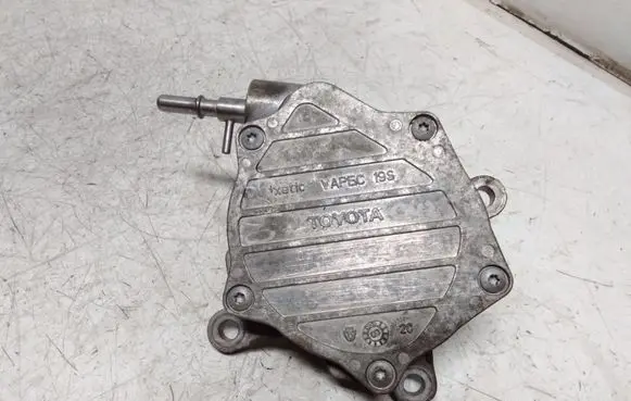 Toyota Corolla Verso AR10 Vacuum pump 05040859 9535