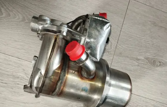 Volkswagen Caddy EGR valve cooler 04L131512G DA627007