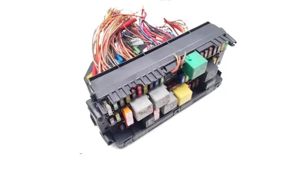 Mercedes-Benz C W204 Fuse module A2129004711 A2129016502 A2129020005