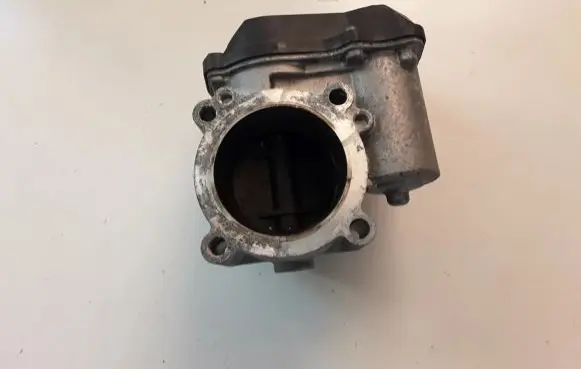 Audi A1 Throttle valve 03C133062S