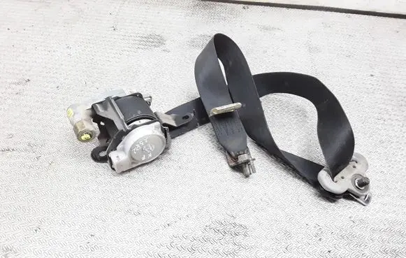 Mazda 5 Front seatbelt