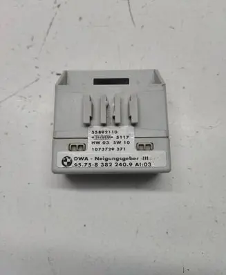 BMW 3 E46 Yaw turn rate sensor 8382240 65758382240 55892110