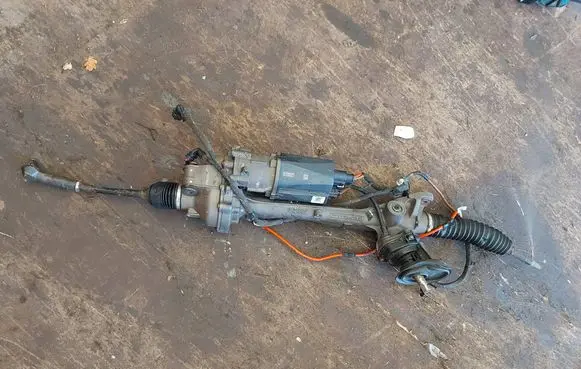 Volkswagen Golf Sportsvan Steering rack 5Q1423050AC 5Q0909143M