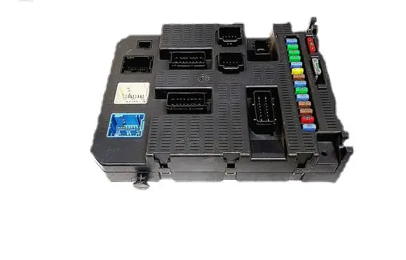 Peugeot 307 Fuse module 9663798180