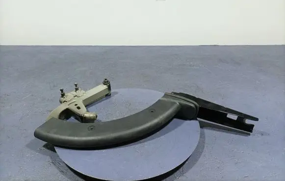 Audi A8 S8 D2 4D Tailgate/trunk/boot hinge 4N0827301
