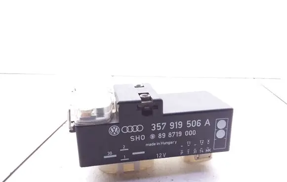 Volkswagen Golf III Coolant fan relay 357919506A 898719000