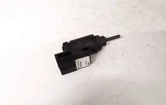 Audi A4 S4 B6 8E 8H Brake pedal sensor switch 8E0945515 19322004